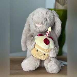 Jellycat Beige Bashful Bunny ‘Birthday’ BNWT